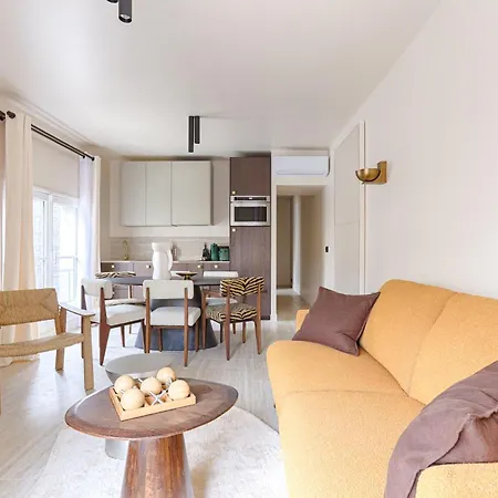 Sublime Rue Royale Apartment