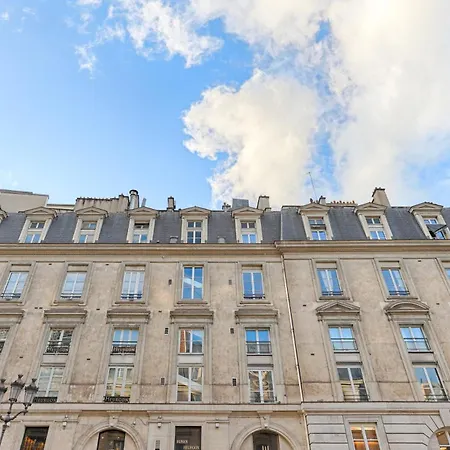 Sublime Rue Royale Apartment Paris