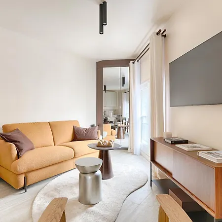 Sublime Rue Royale Apartment Paris