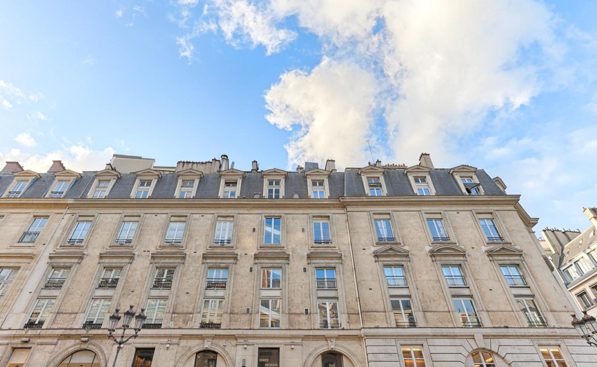 Sublime Rue Royale Apartment Paris
